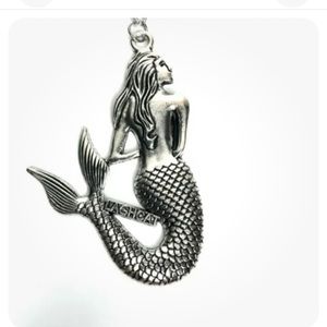 New Laghcat silver tone mermaid necklace
